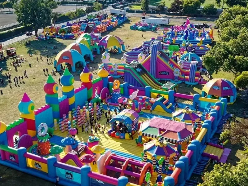 Bahan tarpaulin manakah yang lebih sesuai untuk kegunaan luar jangka panjang?